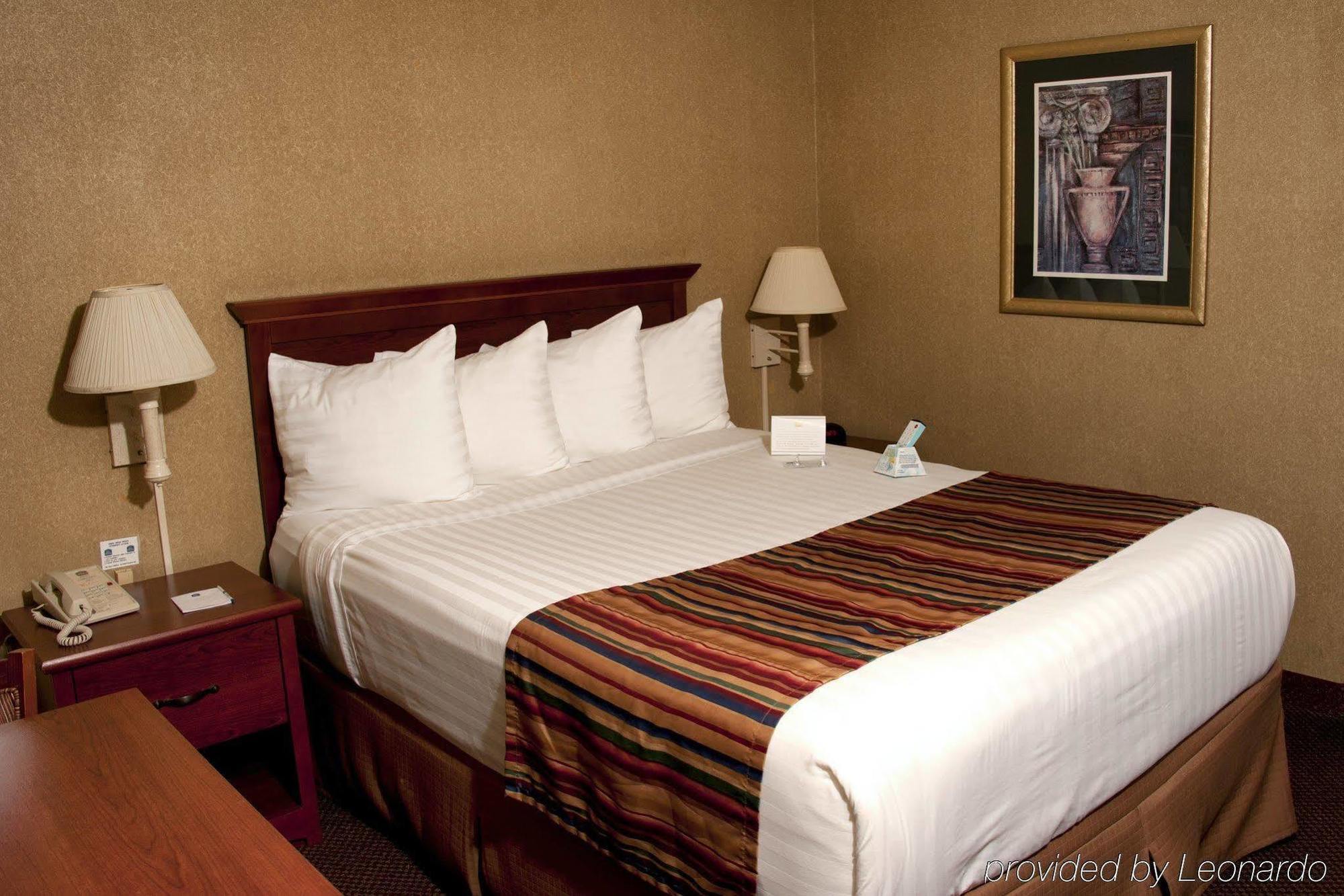 Best Western Sherwood Inn Clarksville Bilik gambar